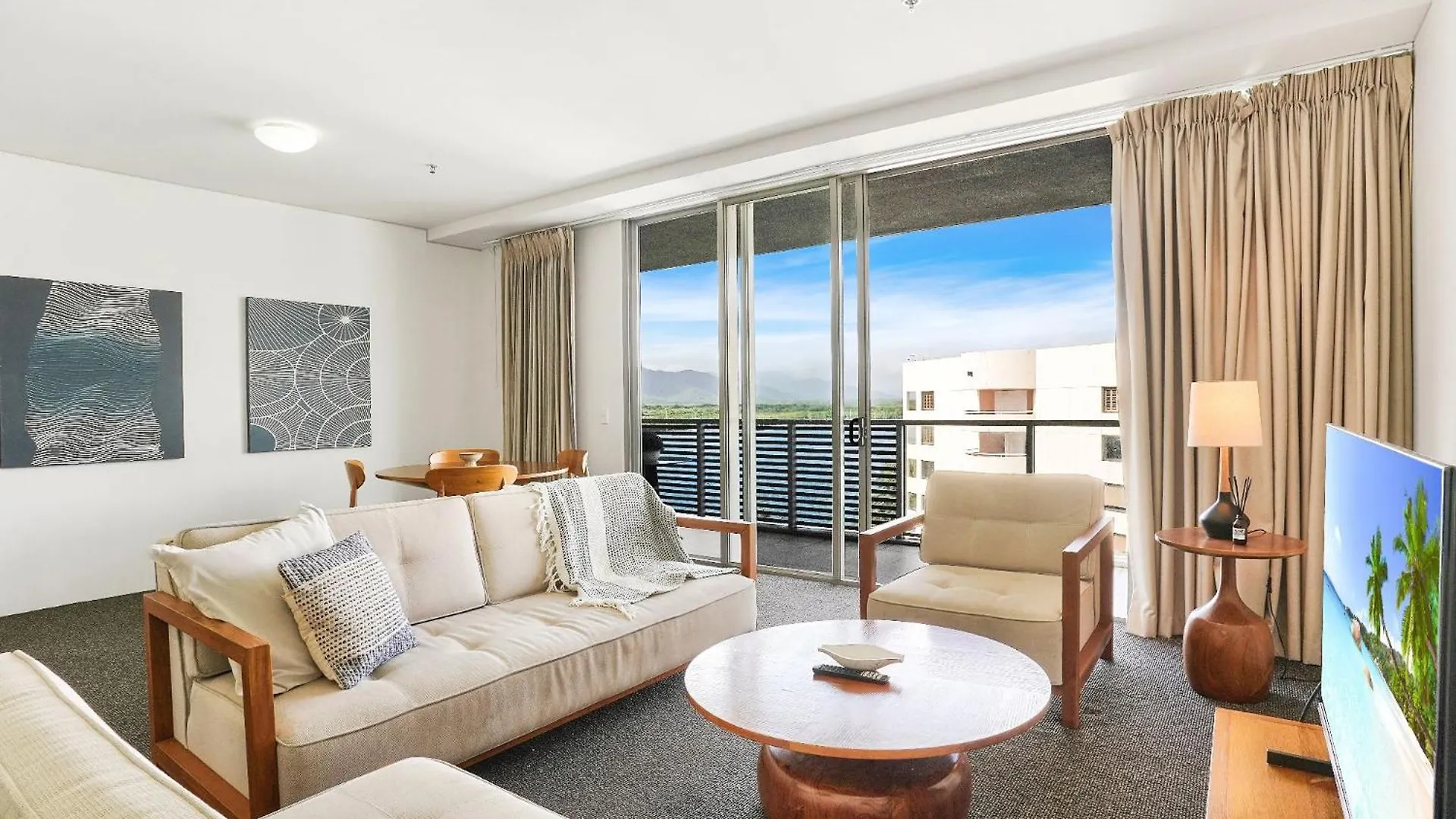 903 Harbour Lights With Ocean Views Apartment Cairns